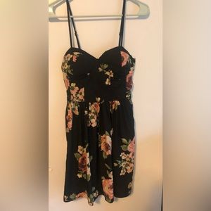 Floral black dress size M